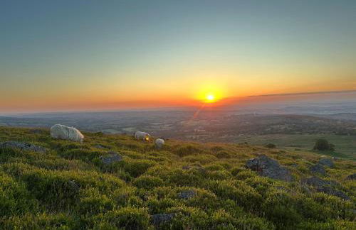 Cosy Hut Immersed in Nature with Private Hot Tub - Foto 6