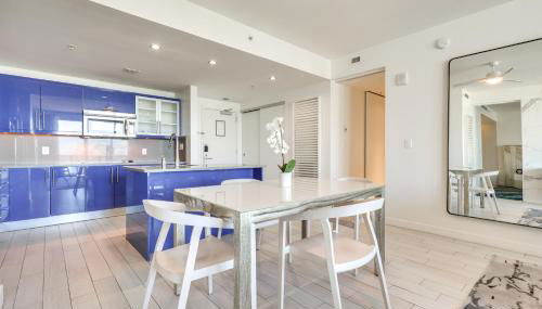Walk to Beach and Dining! Luxe Fort Lauderdale Condo - Foto 5