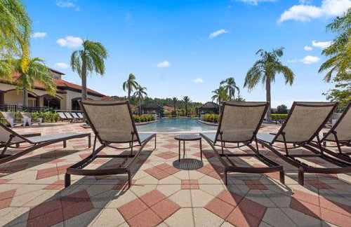 Family Nest 4-Bedroom Home Near Disney World - Photo 73