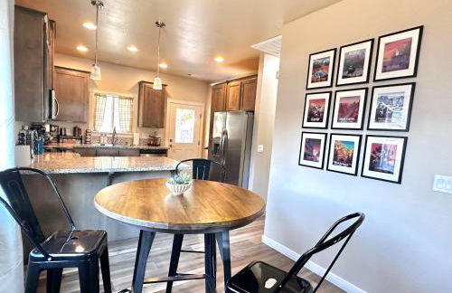 Charming 2BR Cottage Near Freeway-Cul-de-sac - Foto 2