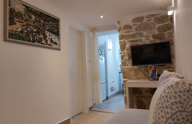 Homey 1-BR Apt - Photo 19