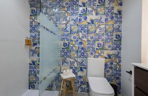 FLORIT FLATS - Stylish Valencia Ceramic Apartments with Free Bicycles by the Joaquin Sorolla Station - Photo 66