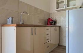 Stone & Sun Retreat with Private Pool - Foto 9