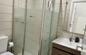 Amazing Blue House - Photo 4