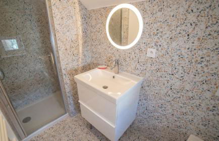 La Maison de la Douce Heure, 4 appartements climatisés avec jardin au centre ville proche des Thermes - Foto 34