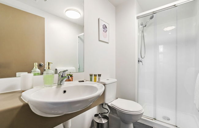 Decorated Central City Apt w 2 Bathrooms - Foto 9