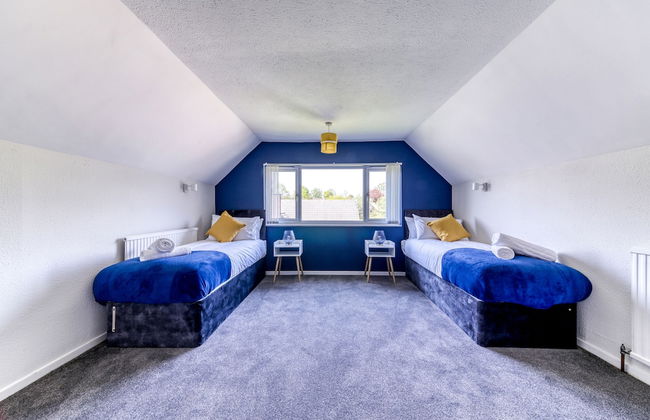 Contemporary 4 Bedroom Detached House With Parking and City Links - Foto 15