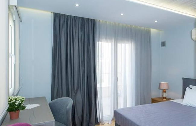 Luxury Holiday Home 4 Bedroom Villa in Paleokastro - Photo 3