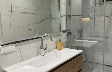 NEW Modern Apartment in City Center - Foto 7