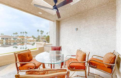 Lake view desert stay with pool, patio, grill, & smart TVs - snowbird-friendly - Foto 22