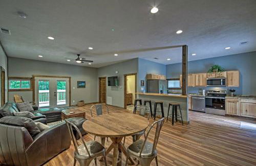 Camp Monroe in Bloomington with Deck and Views! - Foto 6