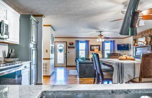 Dock! Riverfront Anglers Oasis in Elizabethton - Foto 11