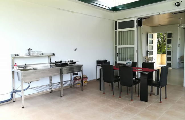 Thilini Hotel Apartment - Photo 6