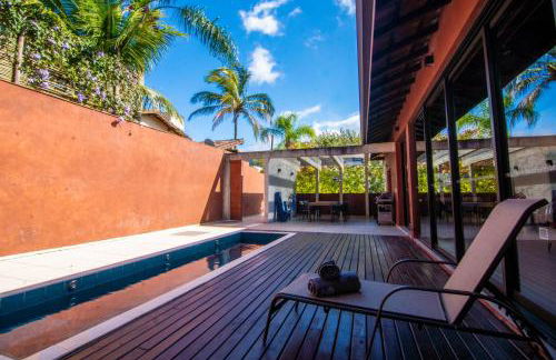 Casa nova em condomínio fechado no coração da Praia da Baleia - Foto 1