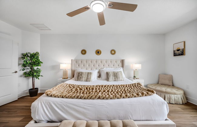 Luxury Home w Heated Pool, Gym, Playground & More! - Foto 11