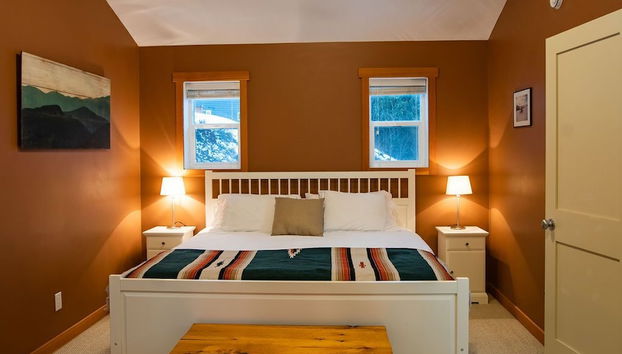 Stoke Cabin by Revelstoke Vacations - Foto 3, Habitación