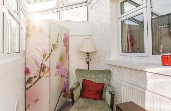 3 Bed Quaint House Town Center - Foto 3