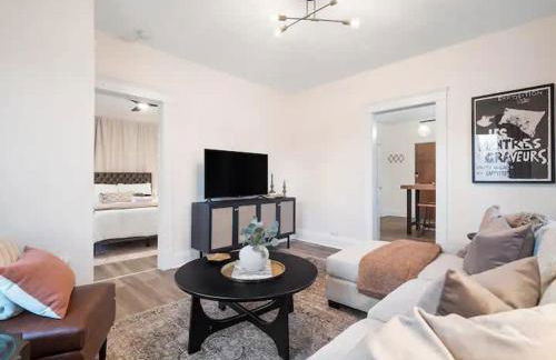 Newly Renovated - Professionally Designed - 2 BR - Foto 19