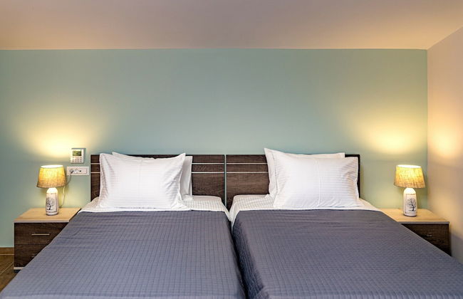 VILLA HILL FAMILIES ONLY - Photo 5