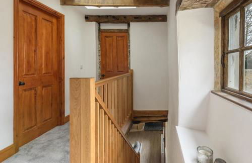 10 Bed Stunning House in village, with Hot Tub - Photo 79