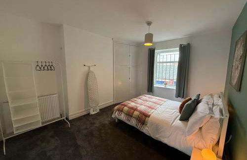 Duke's Retreat - 4 BR Sleeps 8 Ideal 4 Contractors - Foto 28