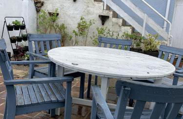 Wonderful Home and parking, pets allowed - Photo 8