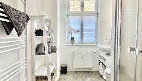 Modernes Appartement "ALTE MÄDCHENSCHULE", inkl Stellplatz, E-Bike Ladestation, Boxspringbett, Business, 2 Personen, gratis Kaffee und Tee, WLAN - Foto 5, towels