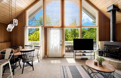 Mountain cabin w hot tub, fire pit & pet-friendly - Foto 9