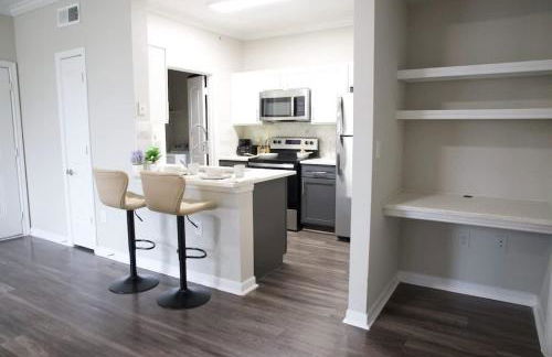 Peaceful 1BR Close to Nature Trails & Shopping - Foto 12