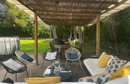 Casa mediterránea con gran jardín y piscina a 500 m de la playa - Foto 35