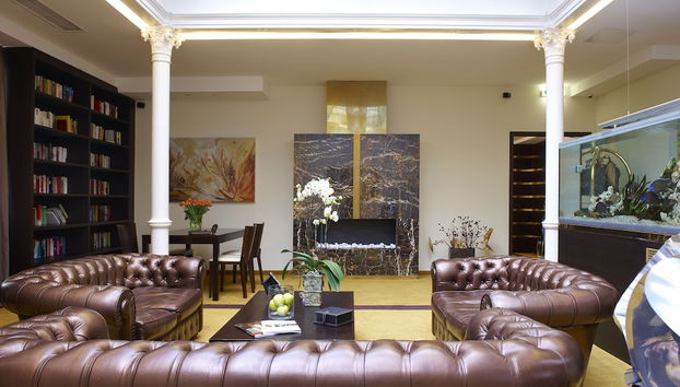 Coin salon dans le hall