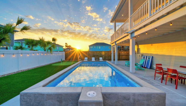 Priv Pool & Yard w/ Putting Green! Newly Remodeled Always Sunny by Avantstay - Foto 2, Interior