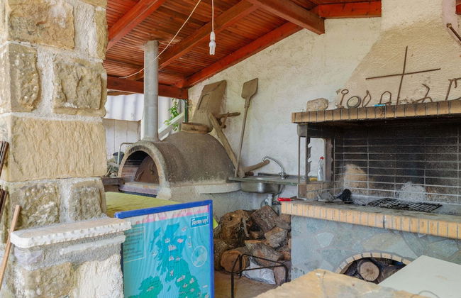 Secluded Holiday Home in Kalavrouza With Mountain Views,bbq - Foto 12