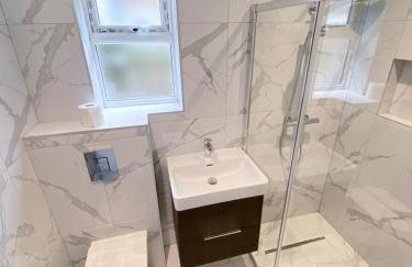 2-Bedroom Garden Flat - Modern, Bright - A - Foto 8