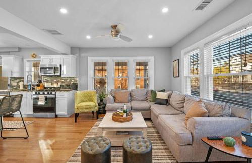 3BR/2.5 BA Townhouse |Downtown Salem w/Parking - Foto 7