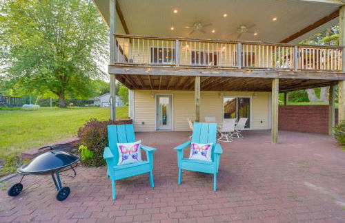 Lakefront Birchwood House with Deck and Fire Pit! - Foto 32