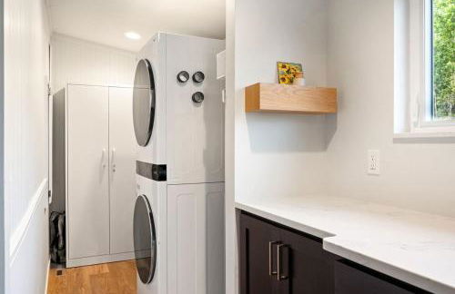 New Baileys Harbor Home, 1 block DT with Huge Yard - Foto 7