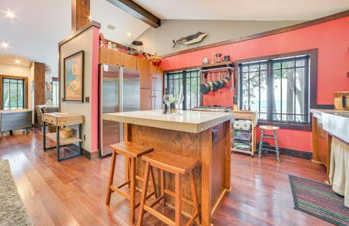 1 Mi to Dtwn! Lakefront Earl Young Charlevoix Home - Foto 10