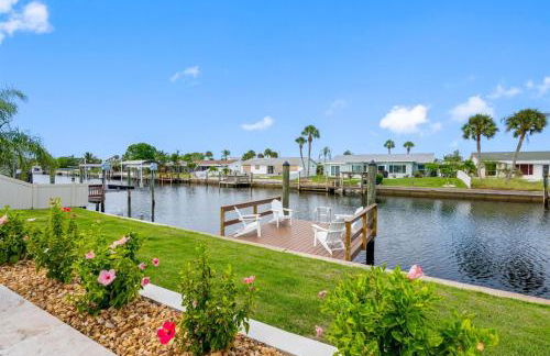 Brand New Saltwater Pool! - Waterfront Canal - Luxury Home - Foto 71