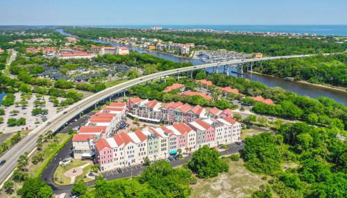 Couples Getaway - Sweet Retreat - European Village Best Location - Foto 4