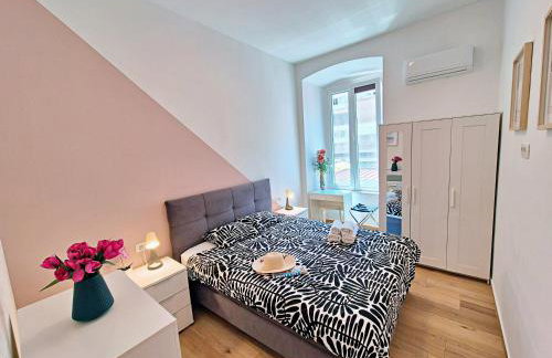 Lola's Place - Photo 8