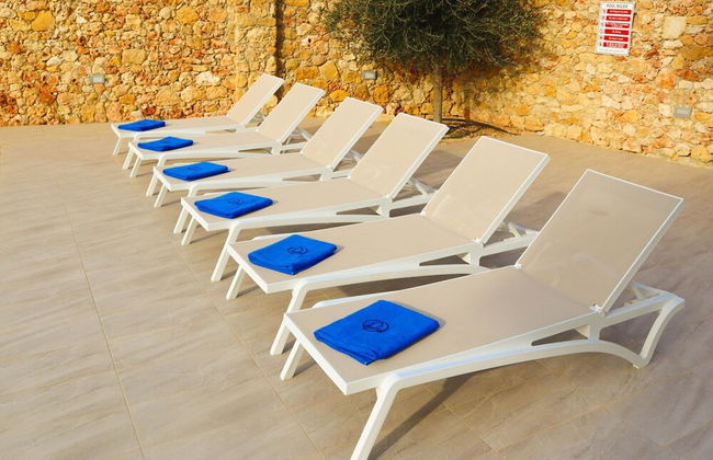 Comfortable Home With hot tub and Communal Pool - Foto 9