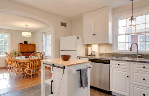 Charming Farmhouse Walk to Village and Trails! - Foto 11