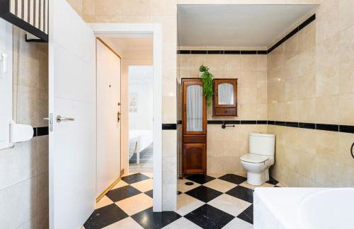 Entire Large Villa next to Award-winning beach - Foto 51