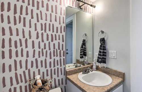 Family-Friendly Home with Theater, 24 Mi to SLC - Foto 32