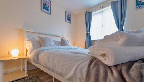 Cosy Home-Sleeps 5- Private Garden- Free Parking - Foto 3, towels