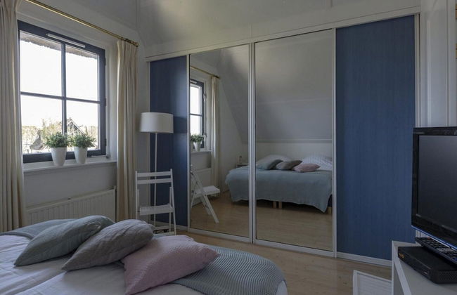 Beautifully Situated Luxury Villa on the Water - Foto 10