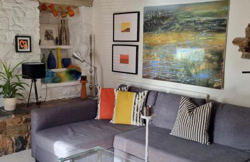 An Artist's Cottage - Photo 7