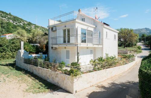 Sunce i More - Photo 18