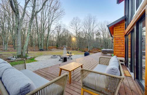 Ski, Hike and More Spacious Log Cabin in Long Pond - Foto 1